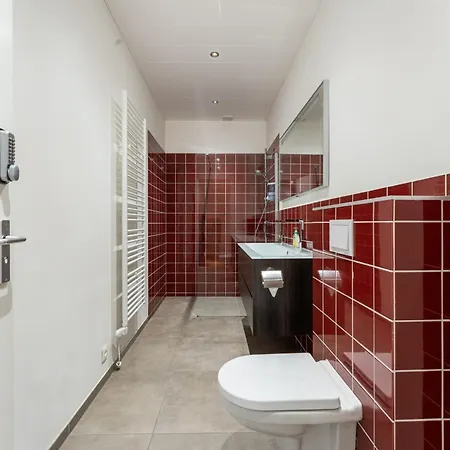 Lake Suites Bed and Breakfast 3*