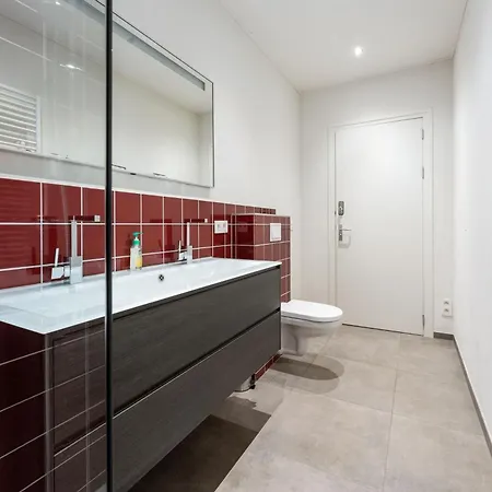 Lake Suites Bed and Breakfast Μπριζ