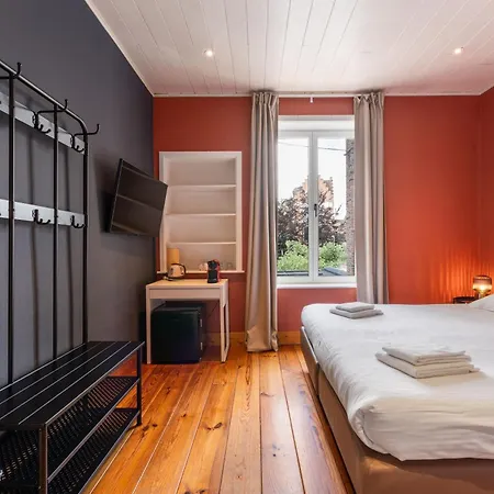 Lake Suites Bed and Breakfast 3*